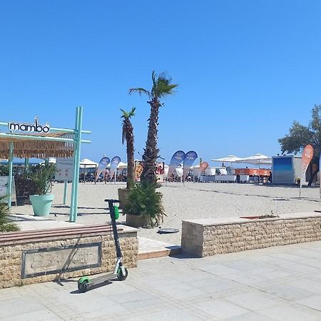 Luxury Promenada Apartment - Frontal Beachfront Mamaia Nord Navodari Dış mekan fotoğraf