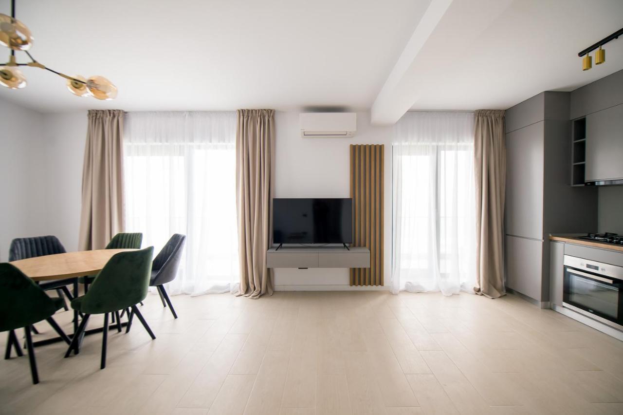 Luxury Promenada Apartment - Frontal Beachfront Mamaia Nord Navodari Dış mekan fotoğraf