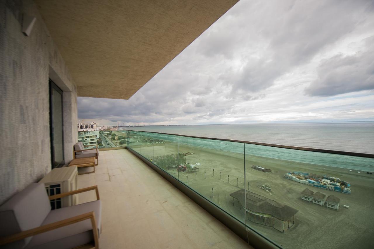 Luxury Promenada Apartment - Frontal Beachfront Mamaia Nord Navodari Dış mekan fotoğraf