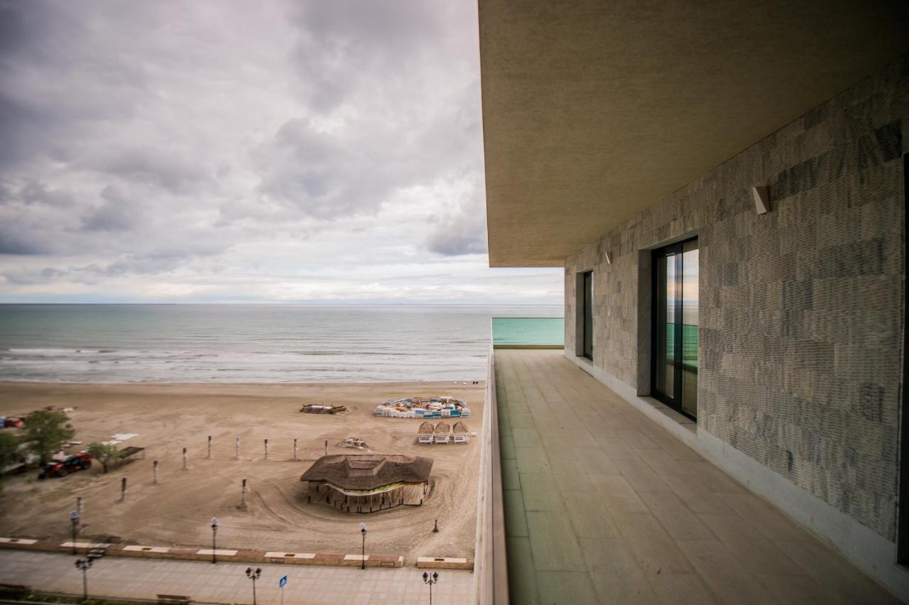 Luxury Promenada Apartment - Frontal Beachfront Mamaia Nord Navodari Dış mekan fotoğraf