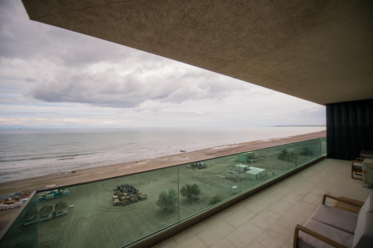 Luxury Promenada Apartment - Frontal Beachfront Mamaia Nord Navodari Dış mekan fotoğraf