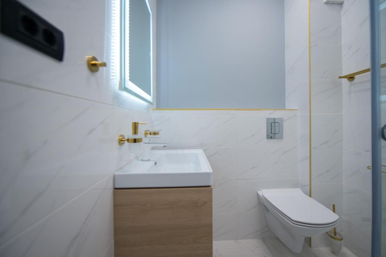 Luxury Promenada Apartment - Frontal Beachfront Mamaia Nord Navodari Dış mekan fotoğraf