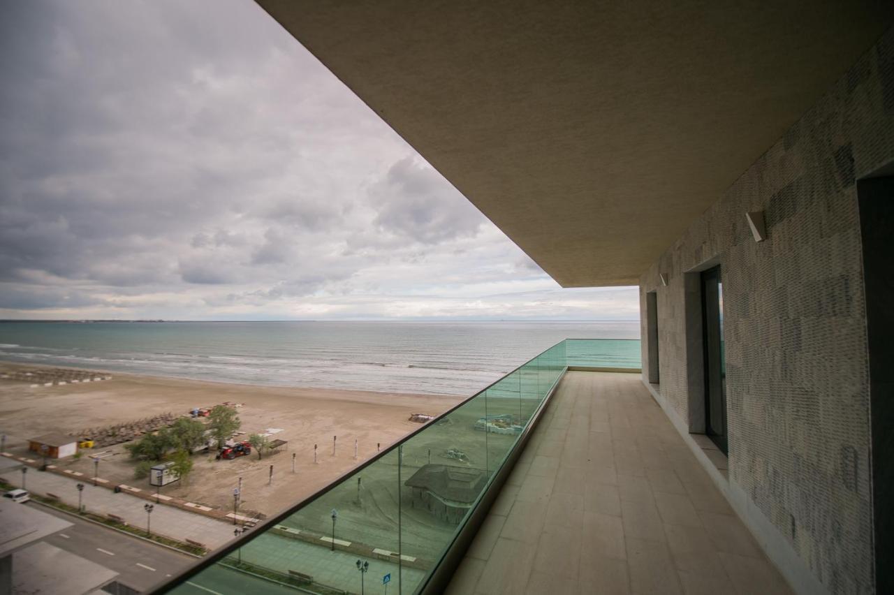 Luxury Promenada Apartment - Frontal Beachfront Mamaia Nord Navodari Dış mekan fotoğraf