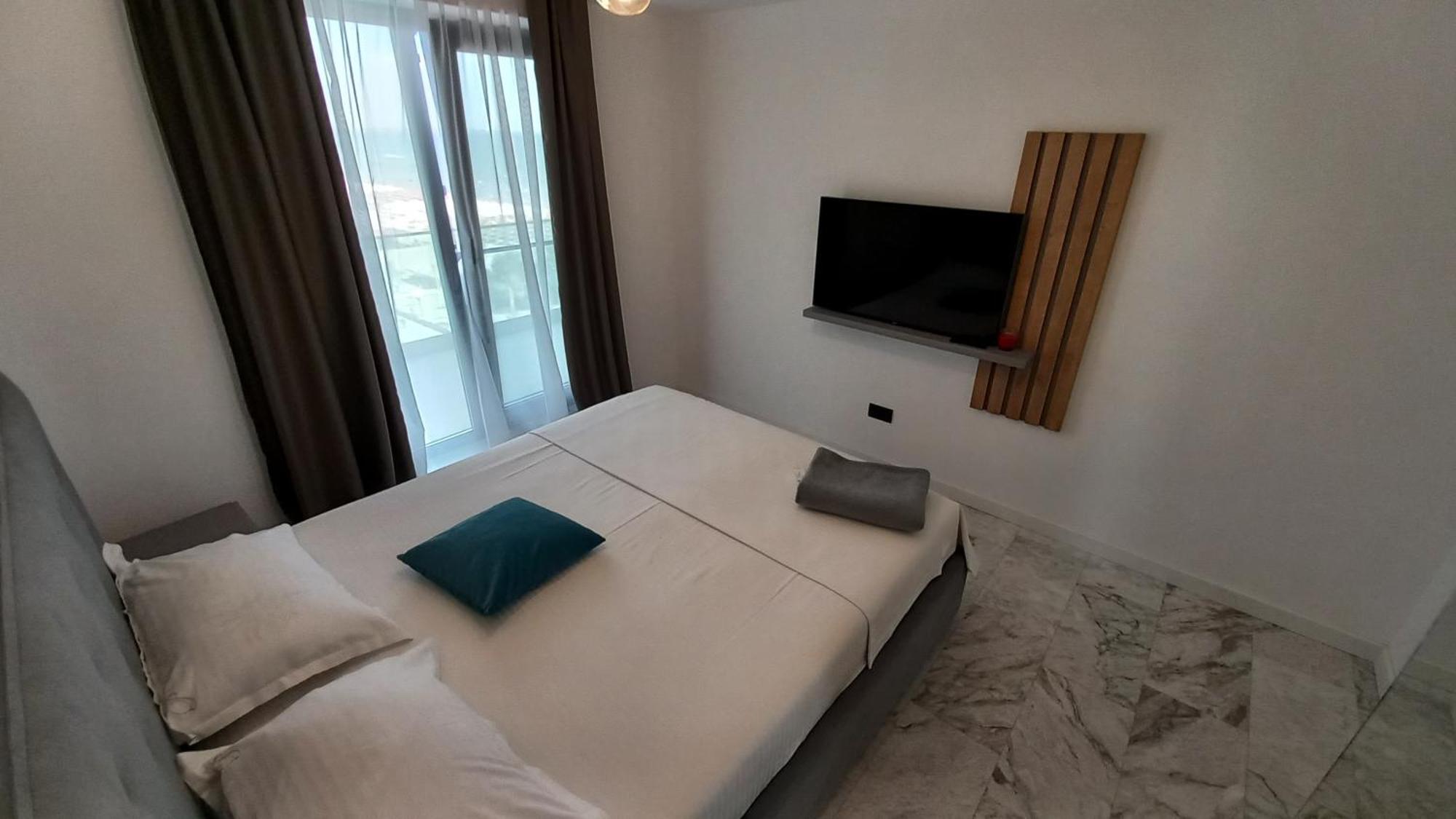 Luxury Promenada Apartment - Frontal Beachfront Mamaia Nord Navodari Dış mekan fotoğraf