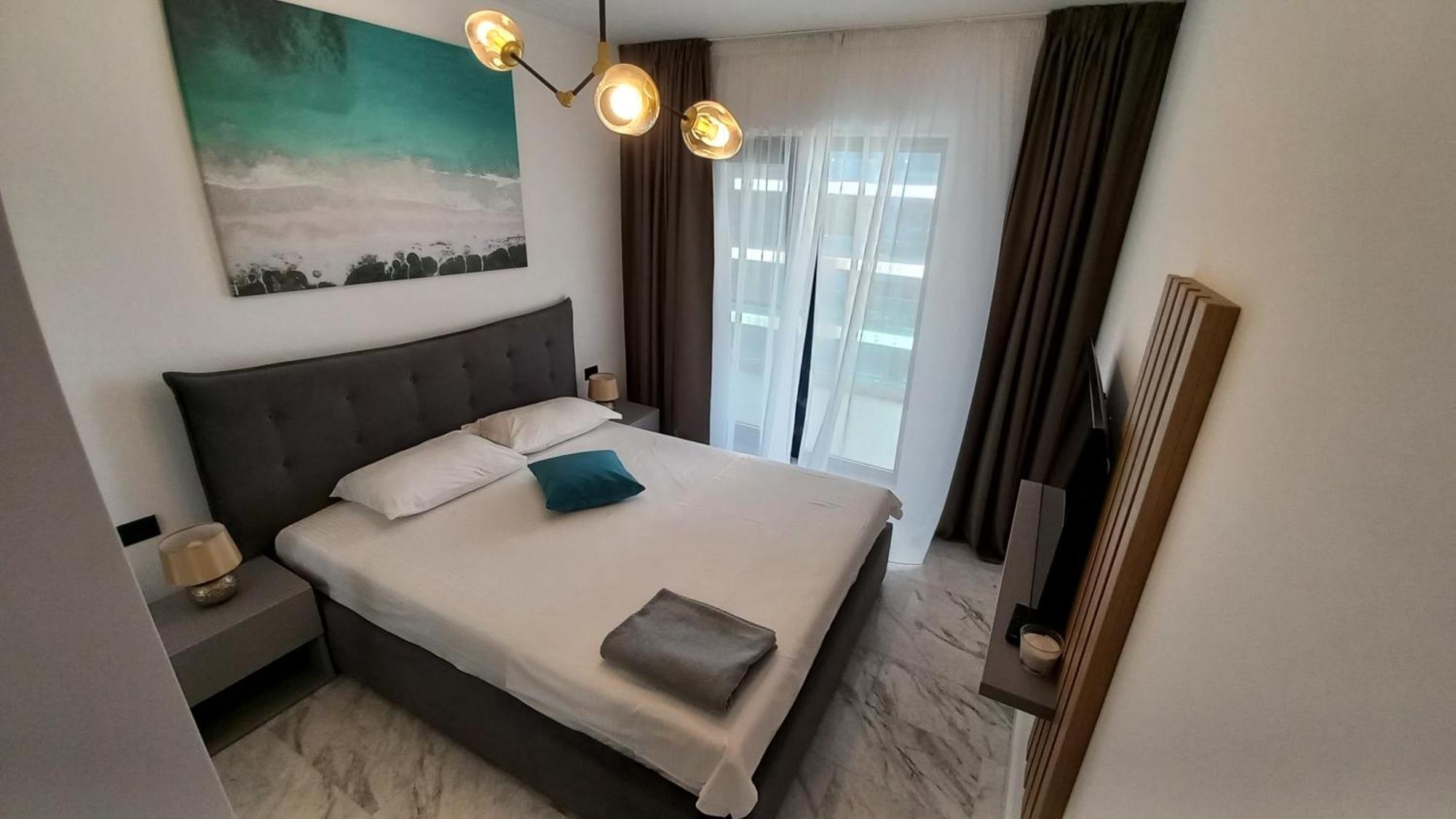 Luxury Promenada Apartment - Frontal Beachfront Mamaia Nord Navodari Dış mekan fotoğraf